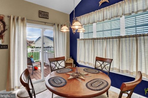 296 Friendly Dr, Hanover PA 17331 exterior