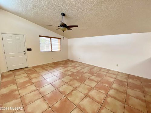 990 Dobyns Ln, Tucson AZ  85704-3771 exterior