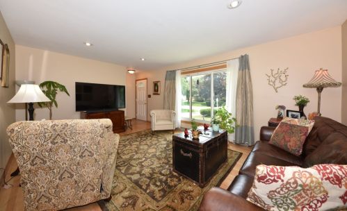 8096 61st St, Milwaukee, WI 53223-3502