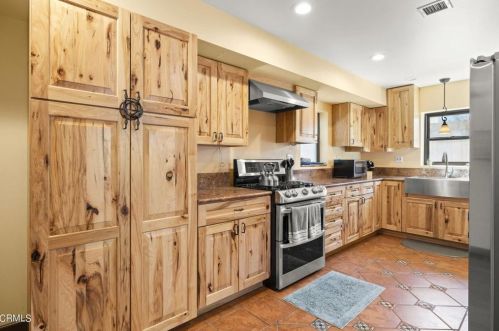 128 Camarillo Ave, Oxnard CA  93035-4605 exterior