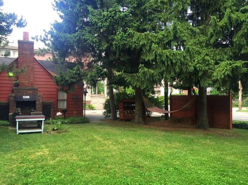 2751 Shr Dr, Milwaukee WI 53207-3007 exterior