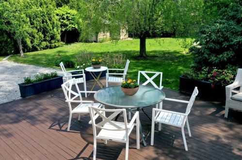 162 Rhode Is Ave, Middletown RI 02840-2761 exterior