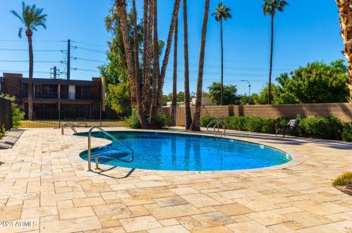 6501 17th Ave, Phoenix, AZ 85015-1302