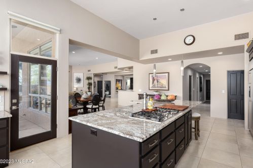 6185 Avenida De Chaparron, Tucson AZ  85750-1244 exterior