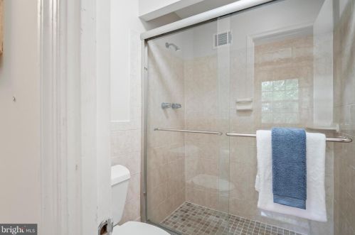 11814 Coldstream Dr, Rockville MD 20854-3620 exterior