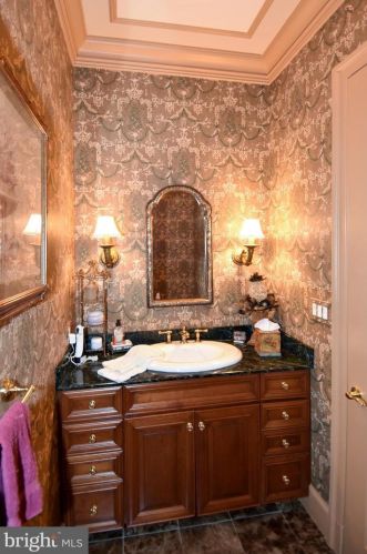 11300 Glen Rd, Rockville MD 20854-1849 exterior