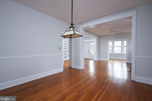 105 Masonic Vw Ave, Alexandria VA 22301-2203 exterior