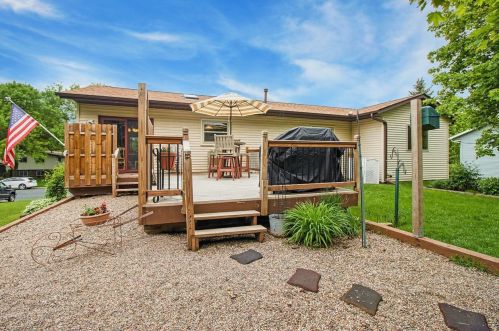 8292 Cleadis Ave, South Saint Paul MN 55076-3320 exterior