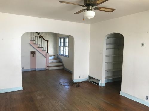 4268 1st St, Milwaukee, WI 53207-4920