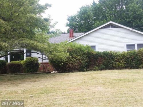 2110 Hampshire Dr, Fallston, MD 21047-1424