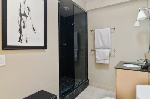 2749 Kenmore Ave, Chicago IL 60657-4315 exterior