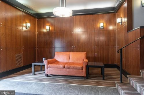 1727 R St, Washington DC  20009-2460 exterior