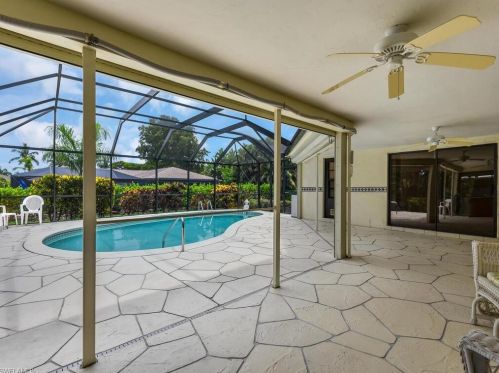 223 Bay Mdw Dr, Naples FL 34113-8301 exterior