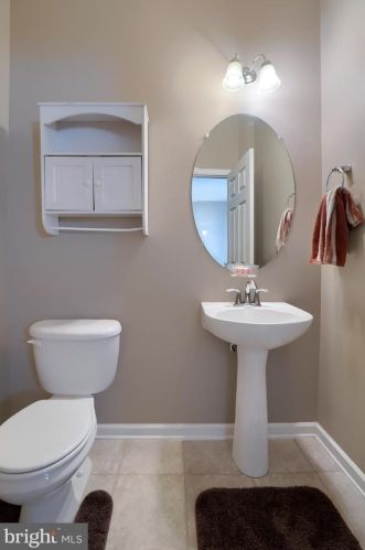 212 Kentshire Dr, Lancaster PA 17603-8851 exterior