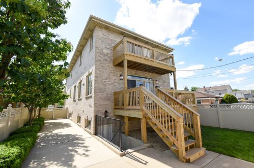 5847 Nashville Ave, Chicago IL 60638-4112 exterior