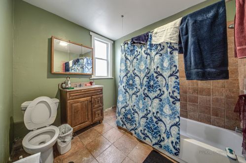 7448 Kenwood Ave, Chicago IL 60619-1427 exterior