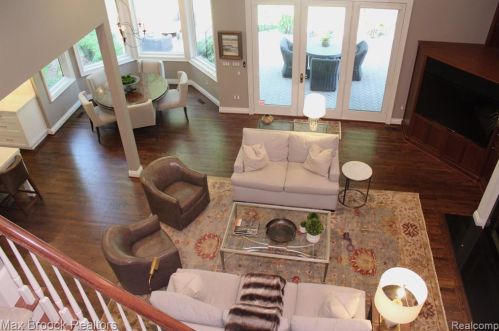 3586 Walnut Brk Dr, Rochester MI 48309-4065 exterior