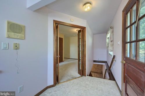 752 Nyes Rd, Hummelstown PA 17036-8688 exterior