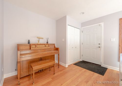 544 33rd St, Chicago IL 60608-6360 exterior