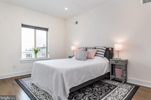 1413 Darien St, Philadelphia PA 19147-5726 exterior