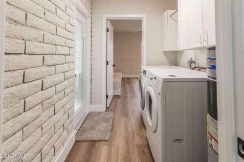 1214 Desert Cove Ave, Phoenix AZ  85020-1108 exterior