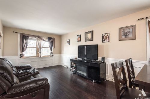 6047 Monitor Ave, Chicago, IL 60638-4421