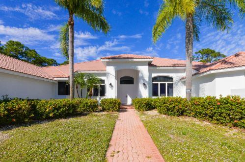 7866 Saddlebrook Dr, Fort Pierce FL  34986-3110 exterior