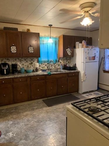 138 High St, Woonsocket RI 02895-4333 exterior