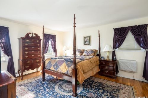 29 Wesleyan Rd, Commack NY 11725-2519 exterior