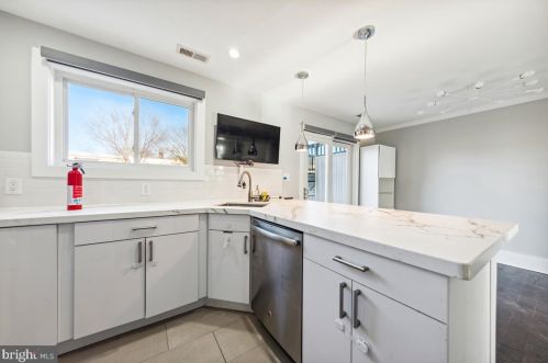 1312 W St, Washington DC  20018-3503 exterior