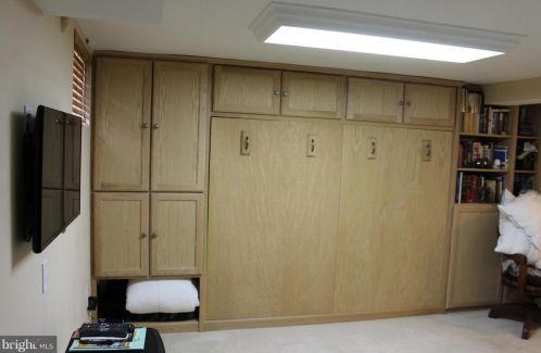 1735 Cameron St, Alexandria VA  22314-2706 exterior