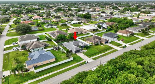 912 Paar Dr, Fort Pierce FL 34953-5623 exterior