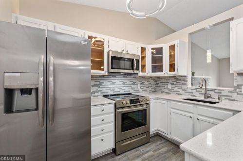 2457 Grenadier Ave, Saint Paul MN  55128-4319 exterior