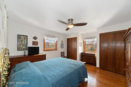 861 Saylor Ave, Elmhurst IL 60126-4303 exterior