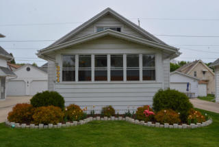 324 71st St, Milwaukee, WI 53214-1659