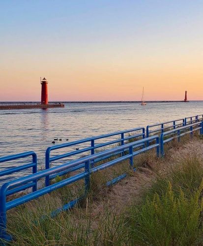 1661 Ruddiman Dr, Meskegon MI 49445-3041 exterior