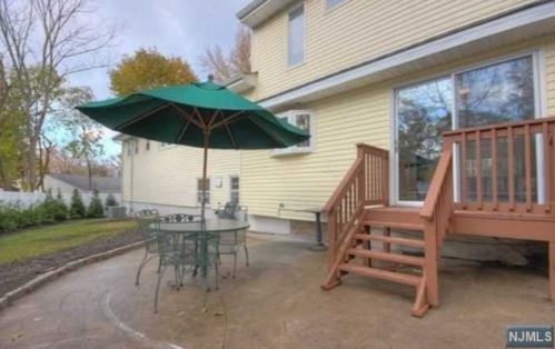 182 Madison Ave, Cresskill NJ 07626-1308 exterior