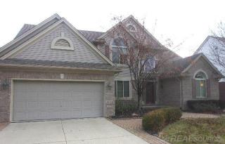 48872 Village Dr, Macomb Township, MI 48044-1851