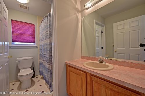 118 Ely Harmony Rd, East Freehold NJ 07728-8012 exterior