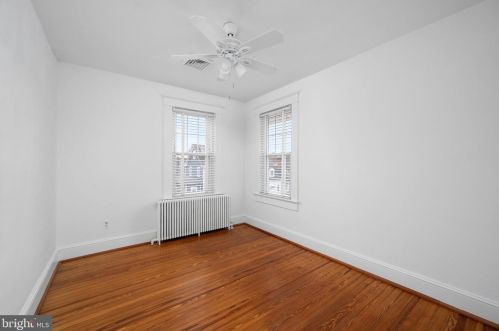 16 Masonic View Ave, Alexandria VA  22301-2204 exterior