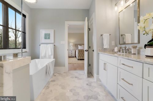 4700 25th St, Arlington VA  22207-3519 exterior