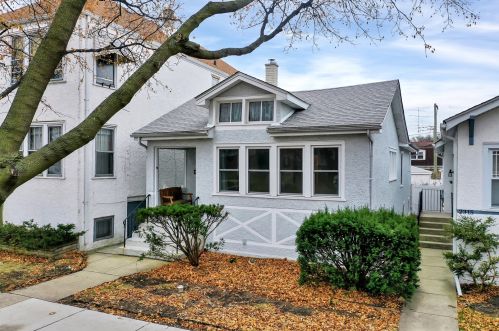 2311 Lunt Ave, Chicago IL  60645-4712 exterior