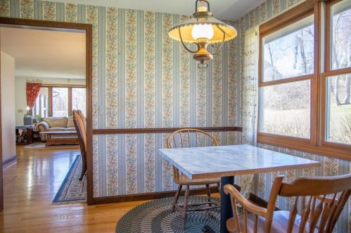 123 Bear Hole Rd, West Springfield MA 01089-1631 exterior