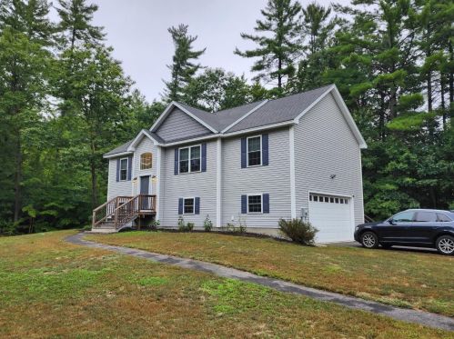 86 Bog Rd, Concord, NH 03303-2001