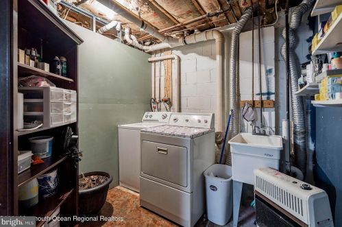 4 Vine St, Berkeley Township NJ 08721-2420 exterior