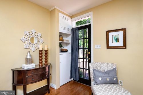 7 Gessford Ct, Washington, DC 20003-1407