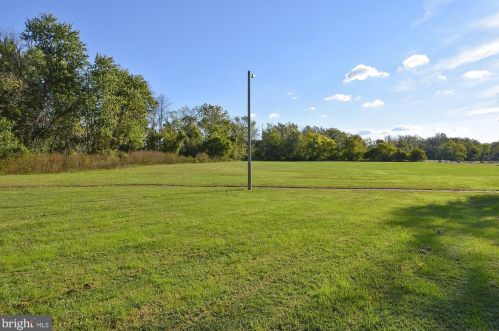 5823 Monticello Rd, Alexandria VA 22303-1302 exterior