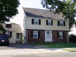 480 Crafts St, Newton, MA 02465-1703
