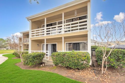 17 April Pt Dr, Montgomery TX 77356-8873 exterior