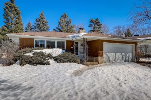 9728 Langlade St, Milwaukee, WI 53225-1629